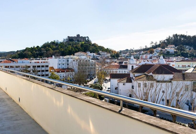 בית מלון כפרי Pombalense