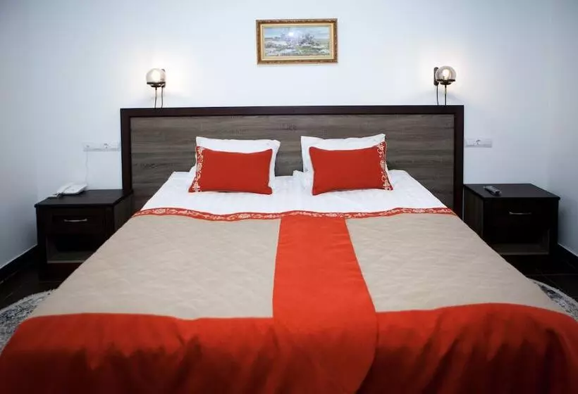 هتل Russkaya Derevnya