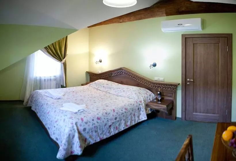 هتل Russkaya Derevnya