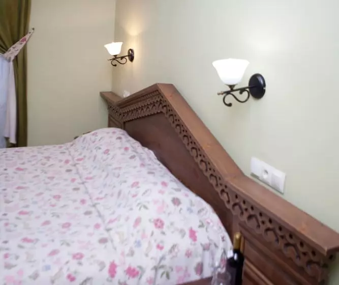 هتل Russkaya Derevnya