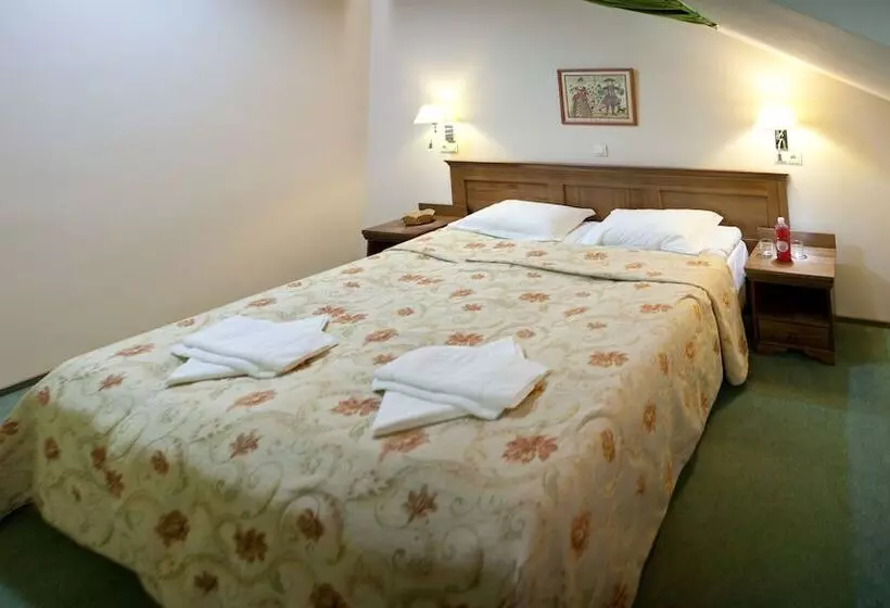 هتل Russkaya Derevnya