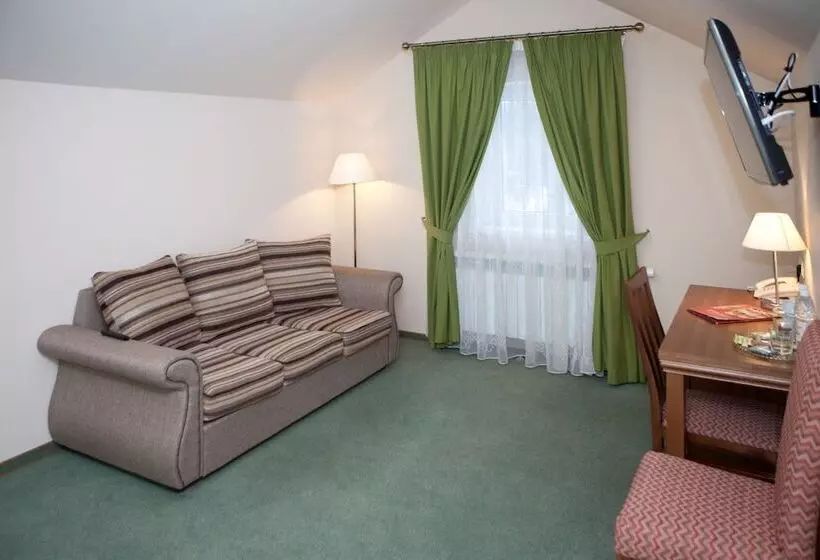 هتل Russkaya Derevnya