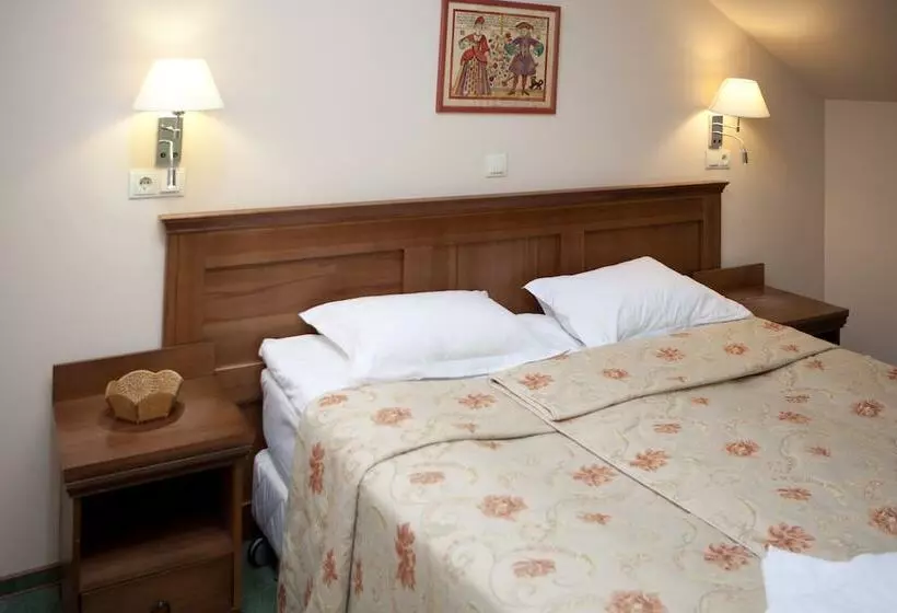 هتل Russkaya Derevnya