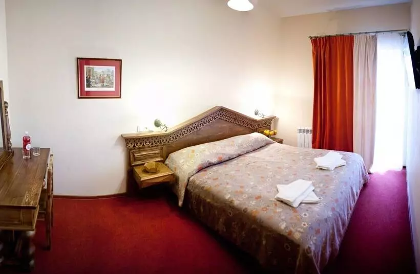 هتل Russkaya Derevnya