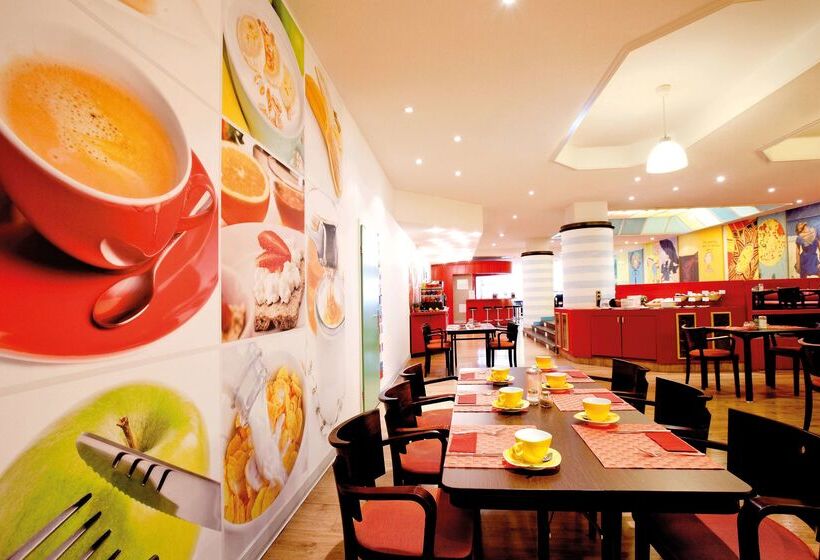 בית מלון כפרי Vienna House Easy By Wyndham Rostock