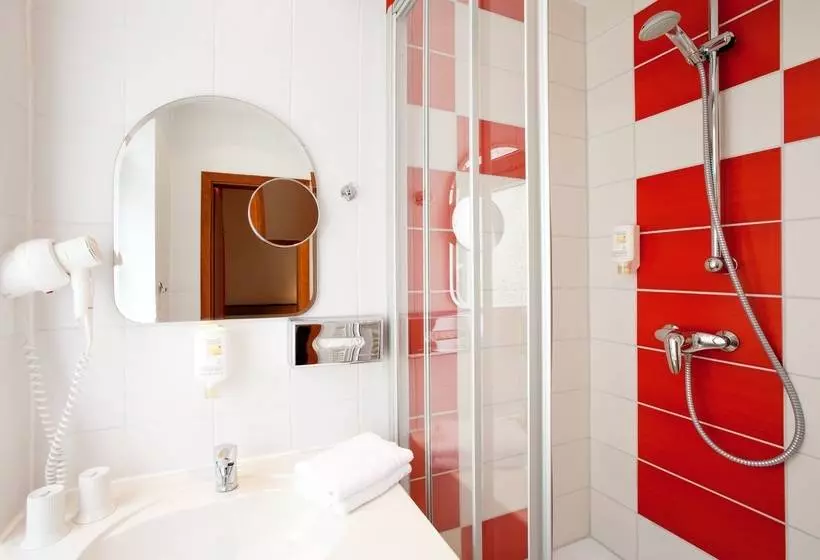 Отель Vienna House Easy By Wyndham Rostock