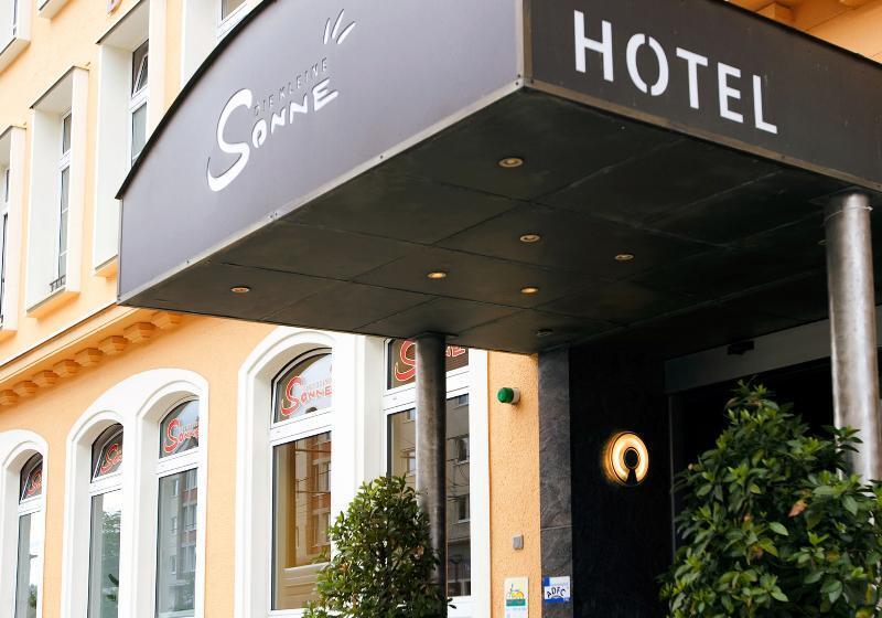 בית מלון כפרי Vienna House Easy By Wyndham Rostock