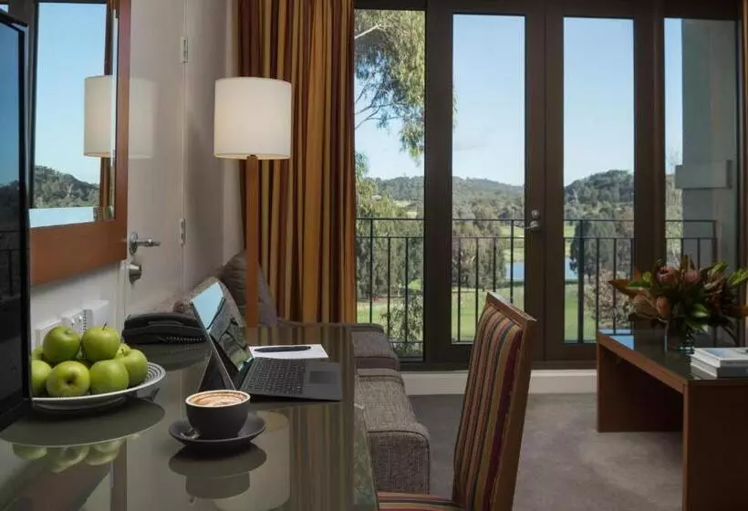 Отель Yarra Valley Lodge