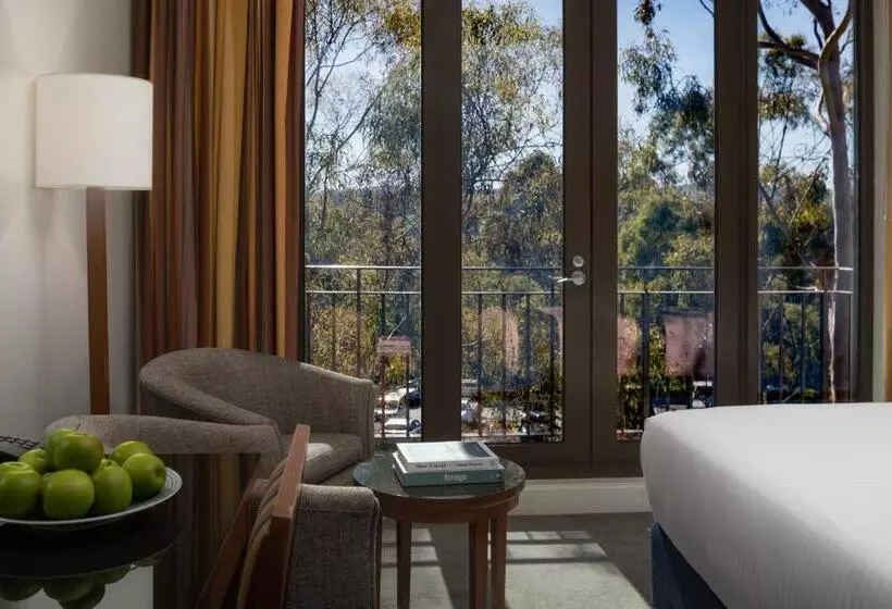 Отель Yarra Valley Lodge