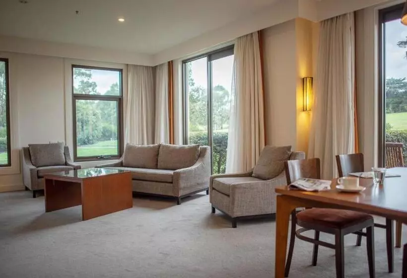 Отель Yarra Valley Lodge