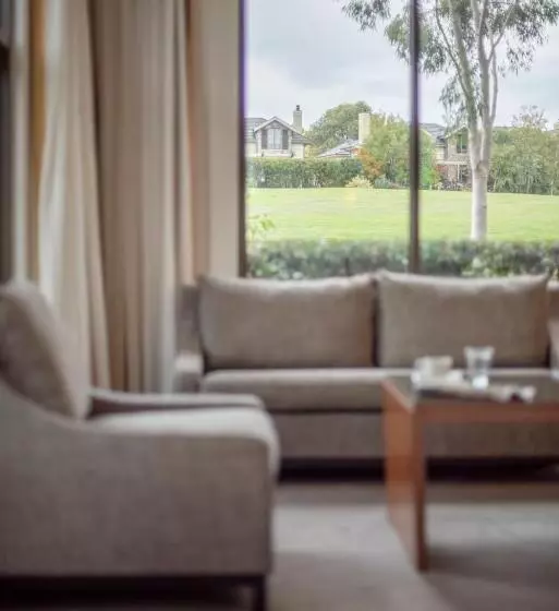 Отель Yarra Valley Lodge