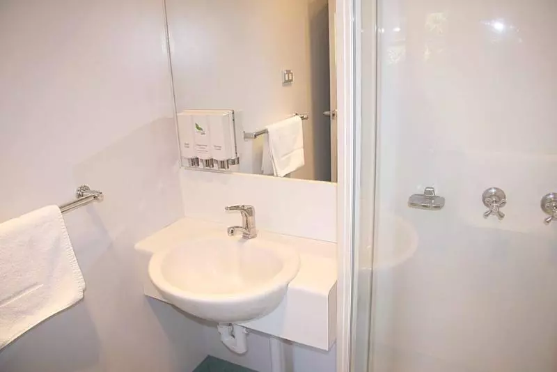 Waterfront Lodge Motel