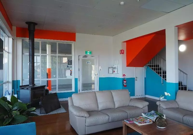 Waterfront Lodge Motel