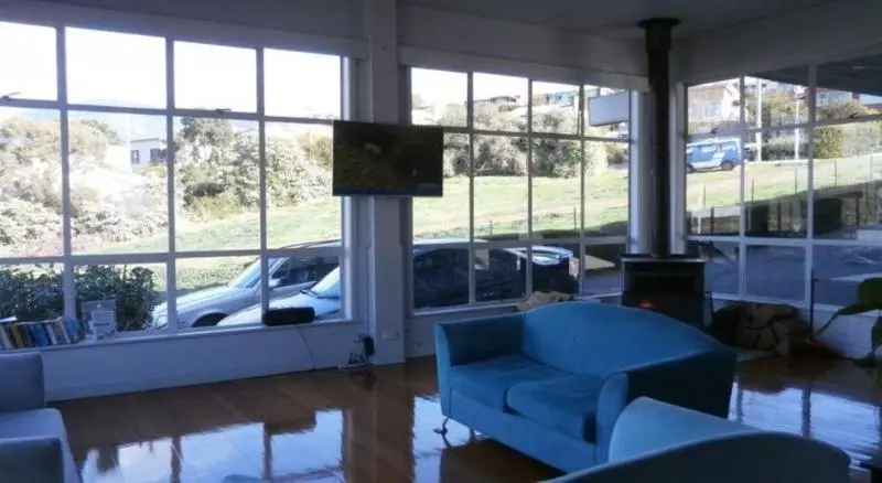 Waterfront Lodge Motel