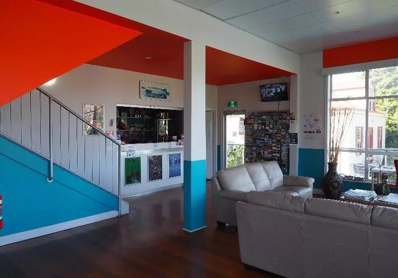 Waterfront Lodge Motel