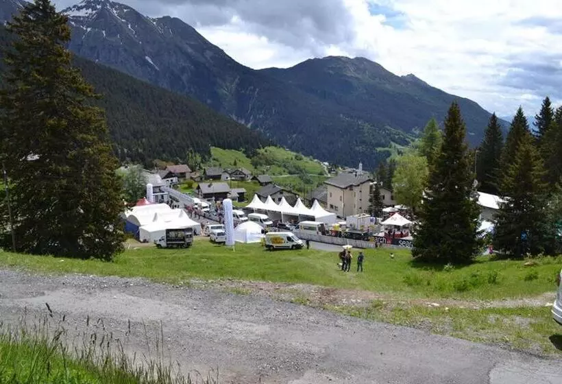 ユースホステル Pensione Cari