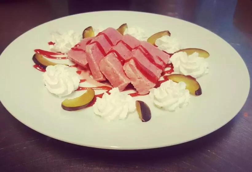 ユースホステル Pensione Cari