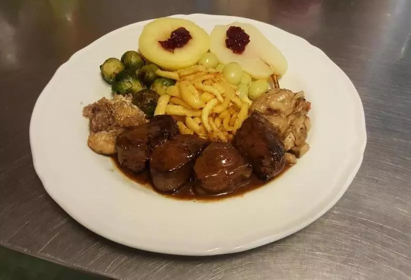 ユースホステル Pensione Cari