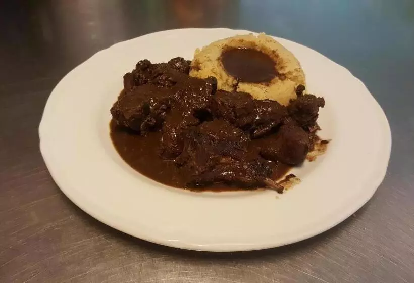 ユースホステル Pensione Cari