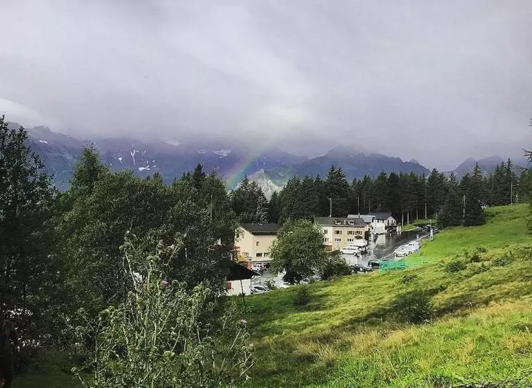 ユースホステル Pensione Cari