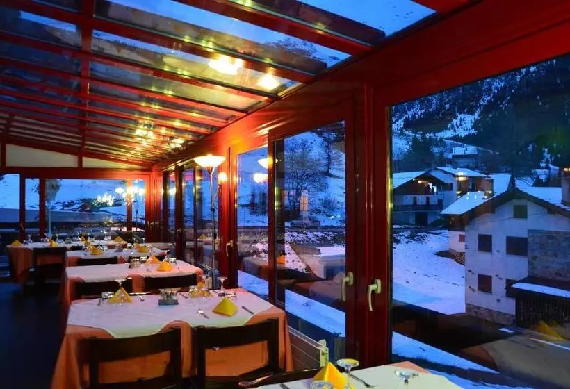 ユースホステル Pensione Cari