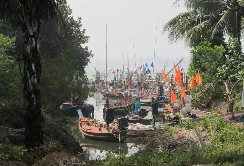 Bang Boet Bay Beach Resort