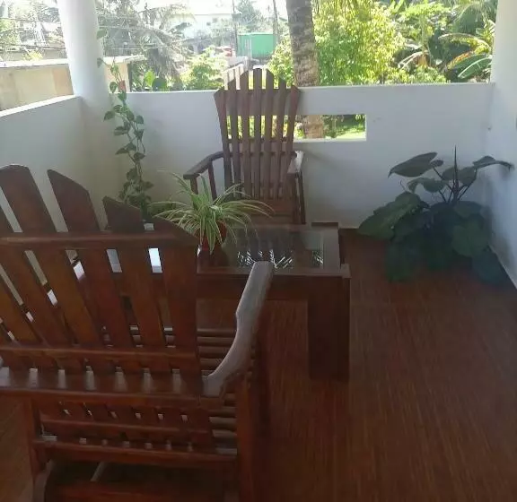 تختخواب و صبحانه Ceylon Sungarden