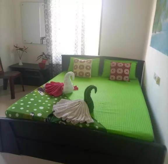 تختخواب و صبحانه Ceylon Sungarden