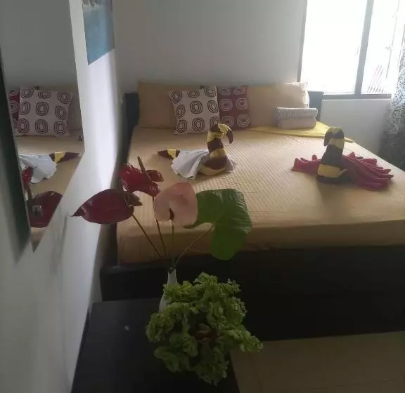 تختخواب و صبحانه Ceylon Sungarden