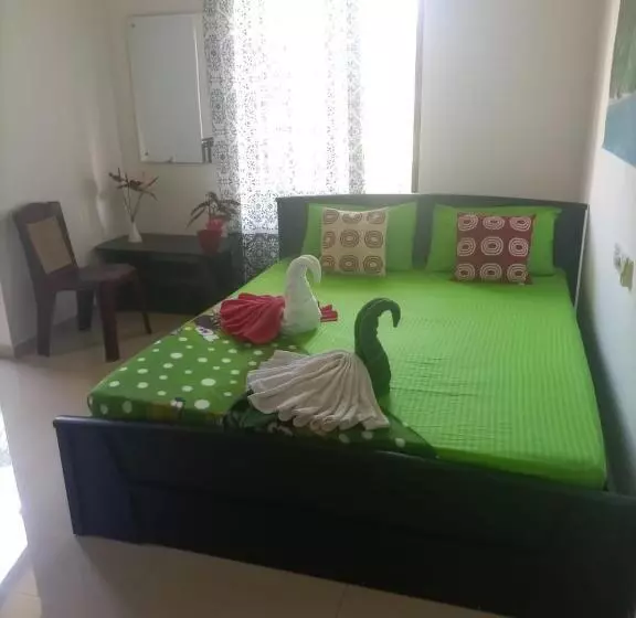 تختخواب و صبحانه Ceylon Sungarden