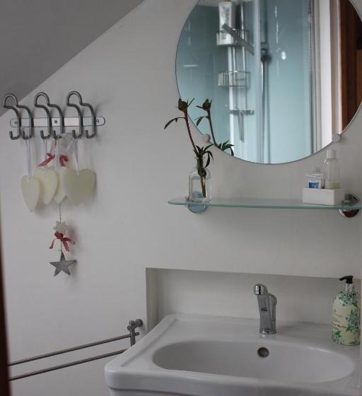 مبيت وإفطار Hof Van Lutten