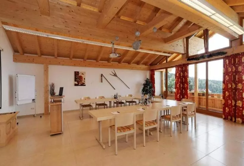 Berggasthof Pension Seminar  Und Tagungshaus Menauer