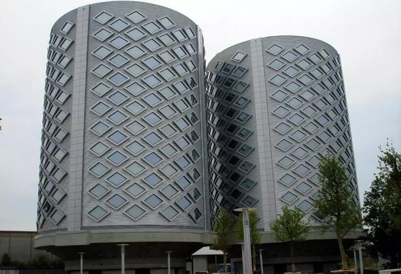 Hotelli De Keizerskroon Amsterdam Schiphol Halfweg