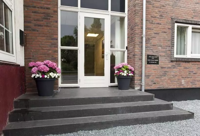 Hotelli De Keizerskroon Amsterdam Schiphol Halfweg