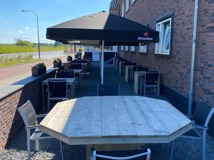 Hotelli De Keizerskroon Amsterdam Schiphol Halfweg