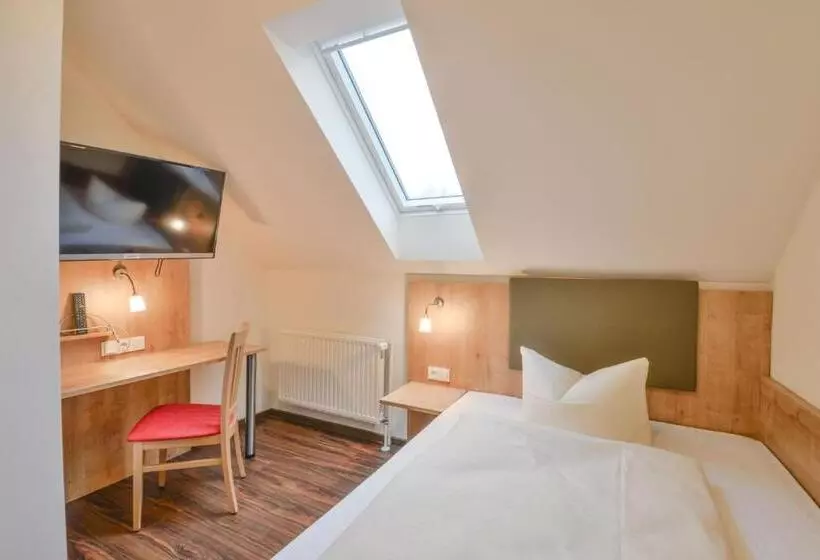 Hotelli Gasthof Hainzinger