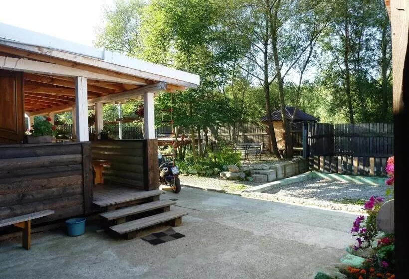 هتل Kostel House