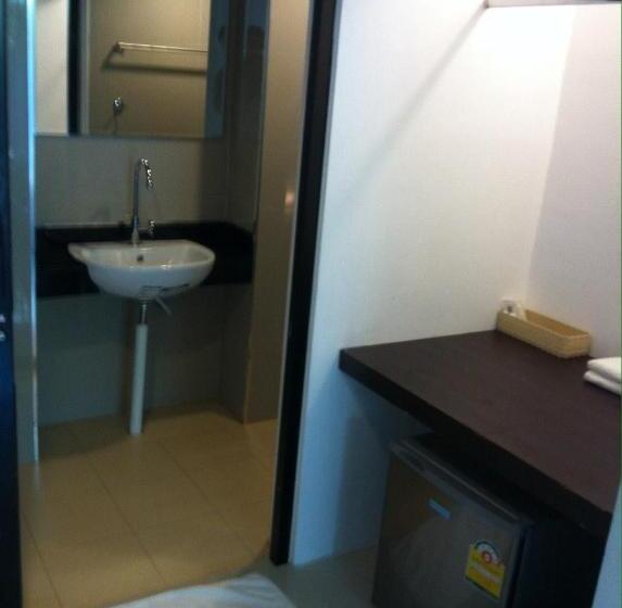 هتل Me2 Singhamuntra Resort Kamphaengsaen