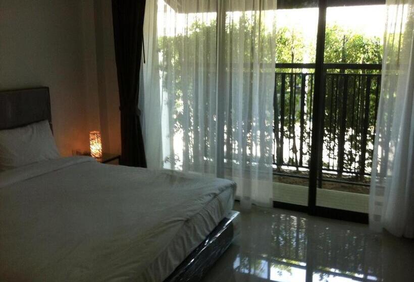 هتل Me2 Singhamuntra Resort Kamphaengsaen