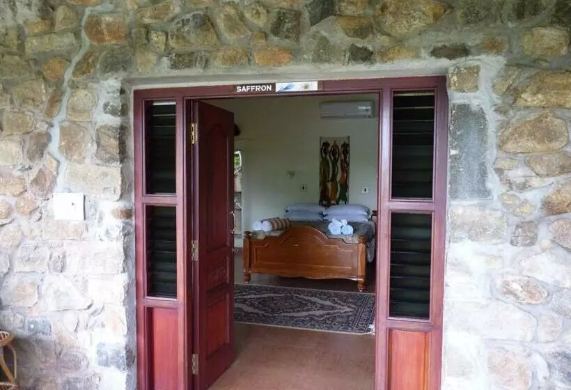 ペンション Cardamom House