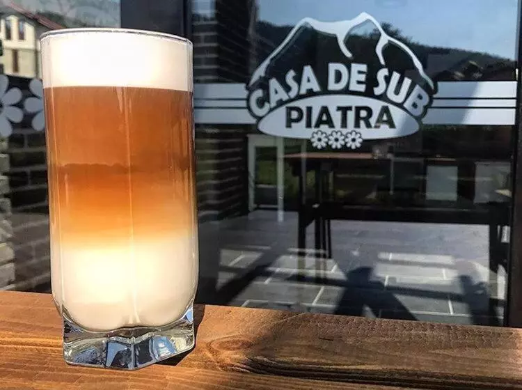ペンション Casa De Sub Piatra