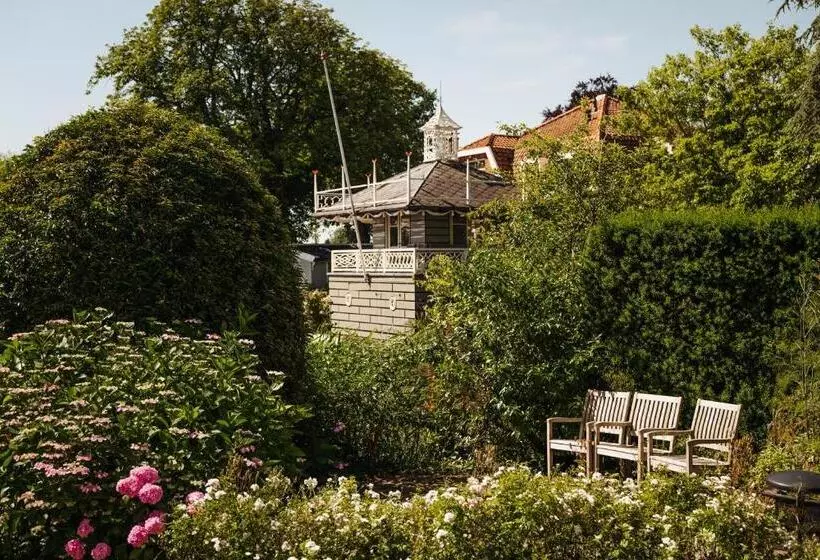 Majatalo Inn On The Lake