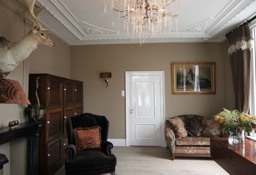 بنسيون Inn On The Lake