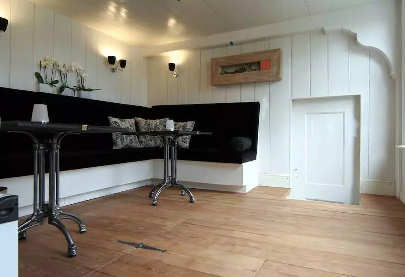 Majatalo Inn On The Lake