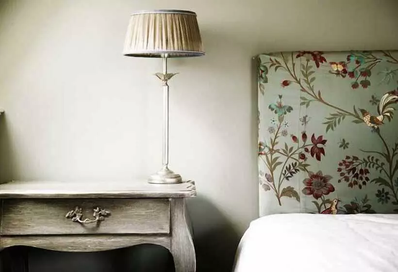 Majatalo Inn On The Lake