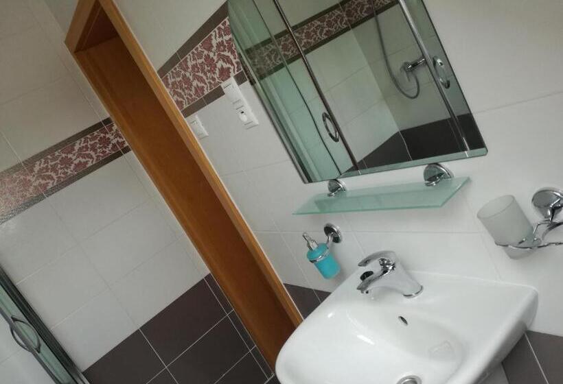 ペンション Penzion Zlaty Orol