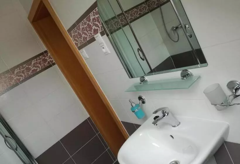 Majatalo Penzion Zlaty Orol