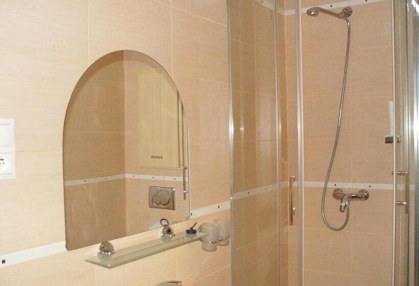 ペンション Penzion Zlaty Orol