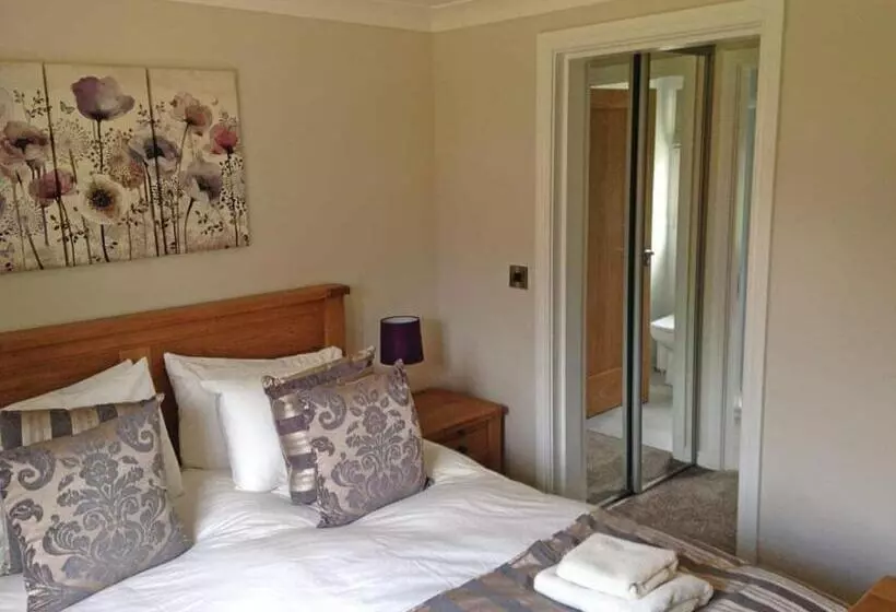 Lomakeskus Langmere Lakes Lodges