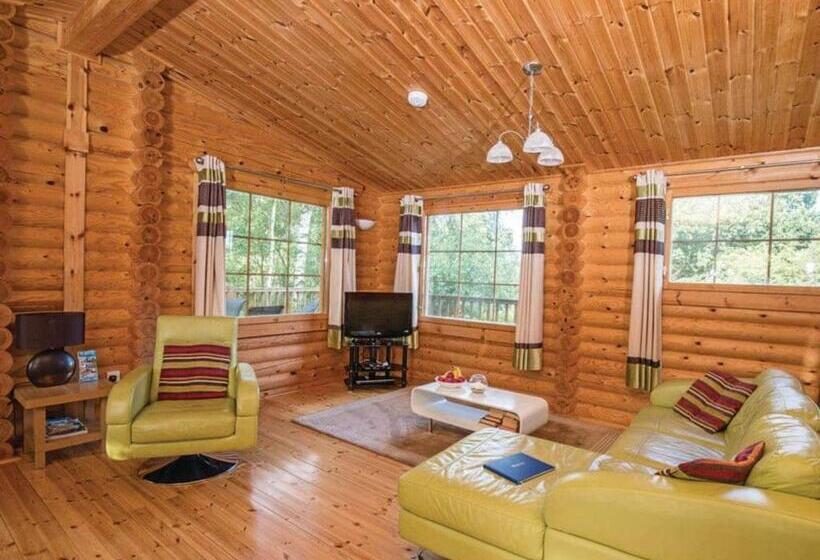 Курорт Langmere Lakes Lodges